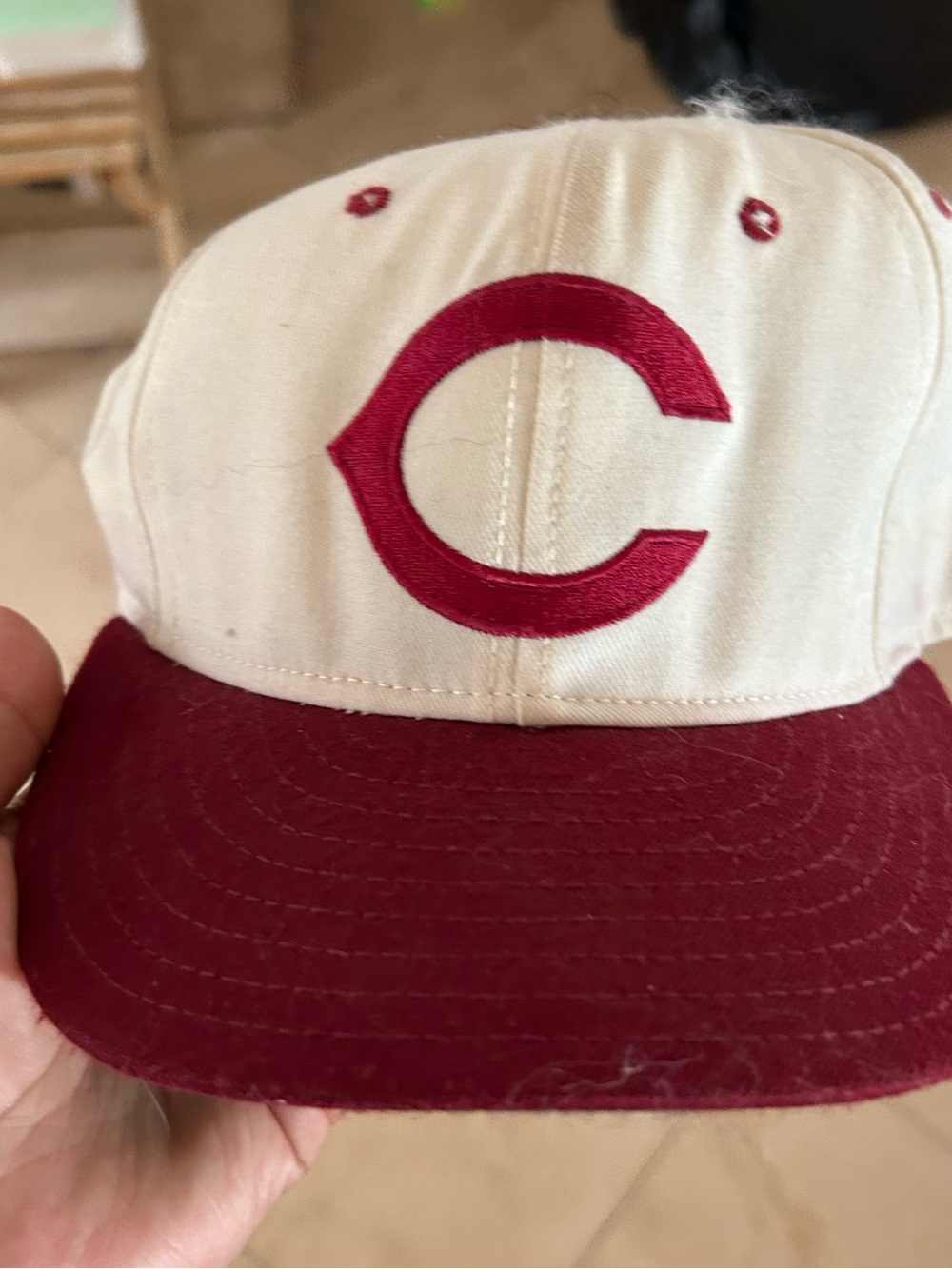 Cincinnati reds Two-Tone Cream and Maroon Baseball Cap with Embroidered C #96 - Picture 2 of 7